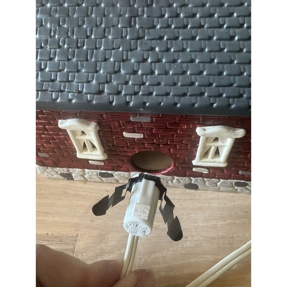 Yuletide Snow Hamlet Merry Town Station Ceramic‎ Christmas Village Lights Up - Picture 5 of 13